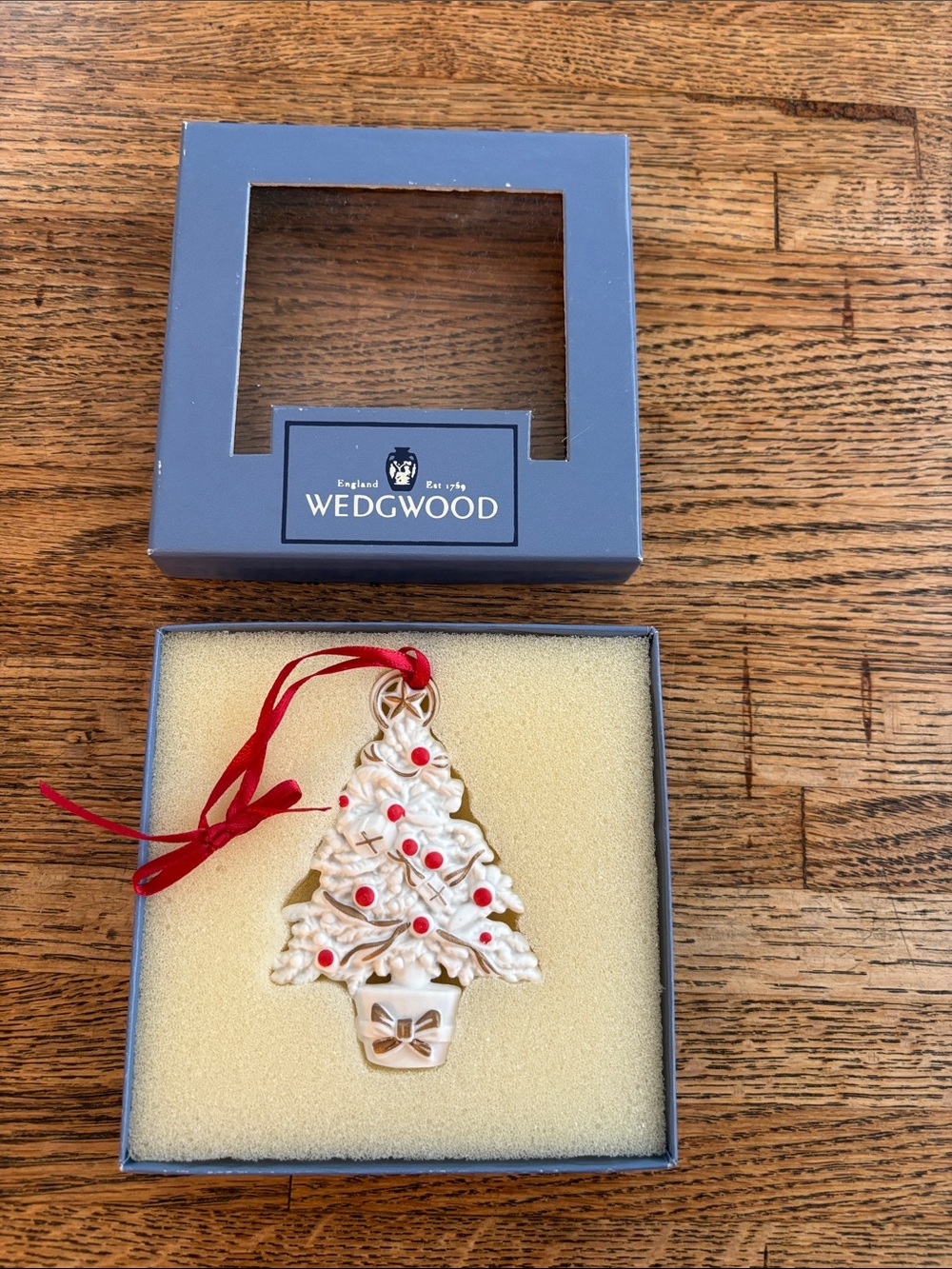 Vintage Wedgwood White Jasper Tree Holiday Christmas Ornament New in Box